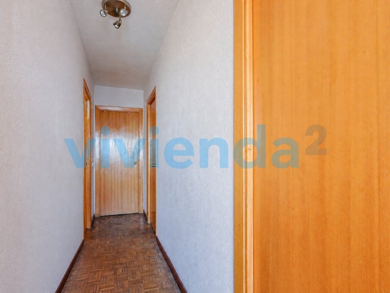 Apartment for Sale in Apóstol Santiago, Madrid 13