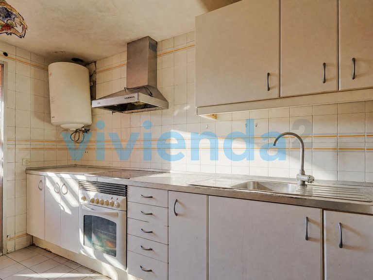 Apartment for Sale in Apóstol Santiago, Madrid 14