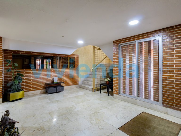 Apartment for Sale in Apóstol Santiago, Madrid 2