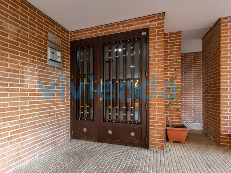 Apartment for Sale in Apóstol Santiago, Madrid 22