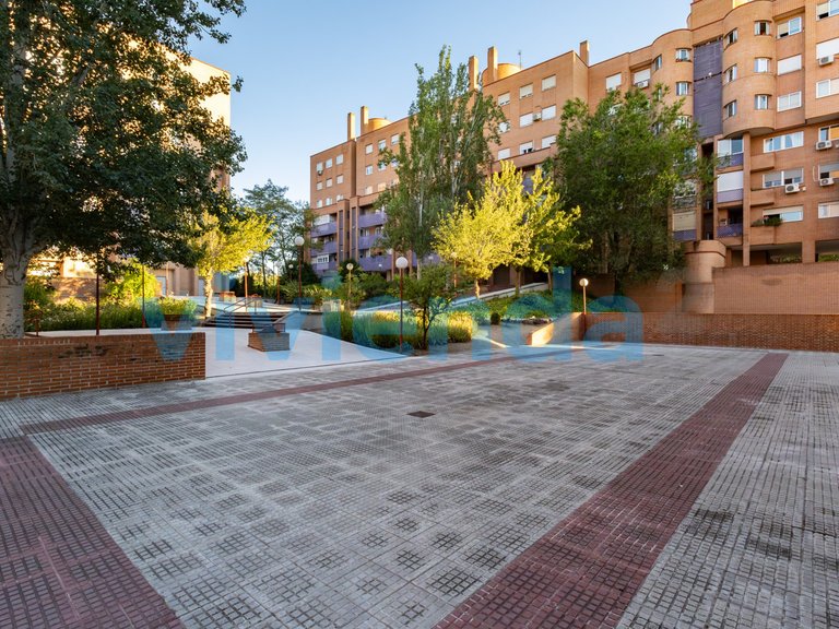 Apartment for Sale in Apóstol Santiago, Madrid 23