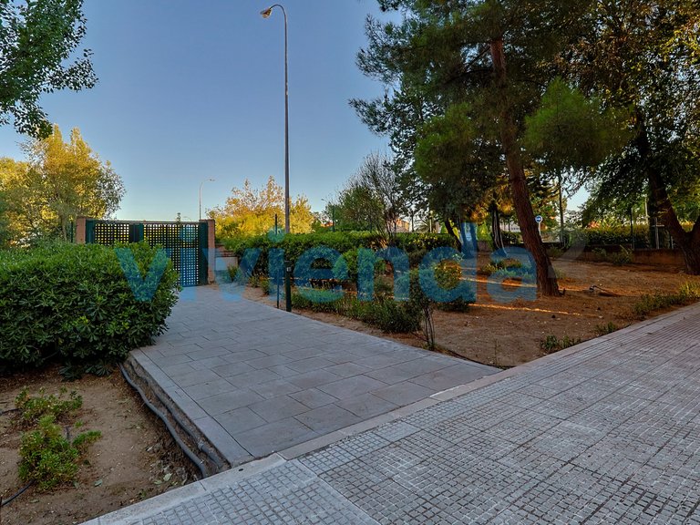 Apartment for Sale in Apóstol Santiago, Madrid 26