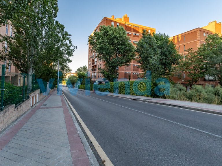 Apartment for Sale in Apóstol Santiago, Madrid 27