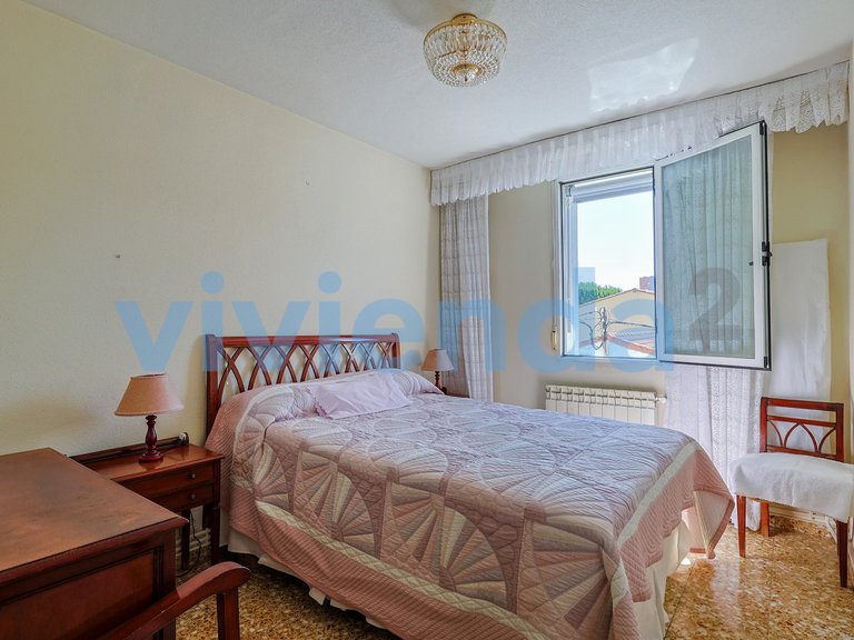 Apartment for Sale in Apóstol Santiago, Madrid 6