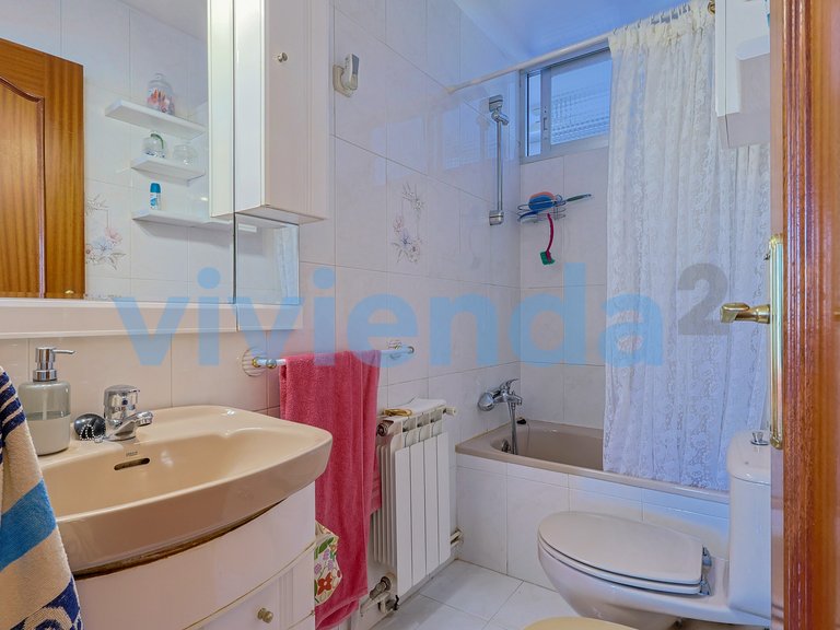 Apartment for Sale in Apóstol Santiago, Madrid 8