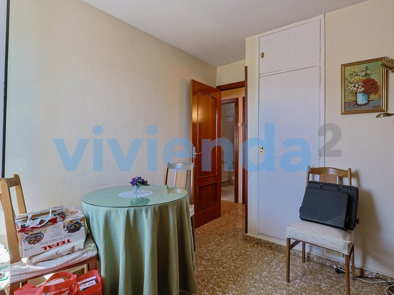 Apartment for Sale in Apóstol Santiago, Madrid 12