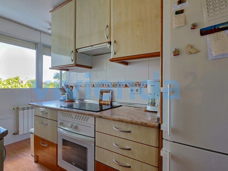 Apartment for Sale in Apóstol Santiago, Madrid 15