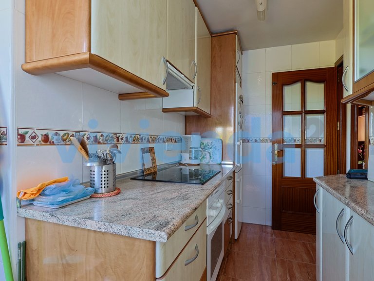 Apartment for Sale in Apóstol Santiago, Madrid 17