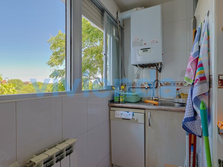 Apartment for Sale in Apóstol Santiago, Madrid 19