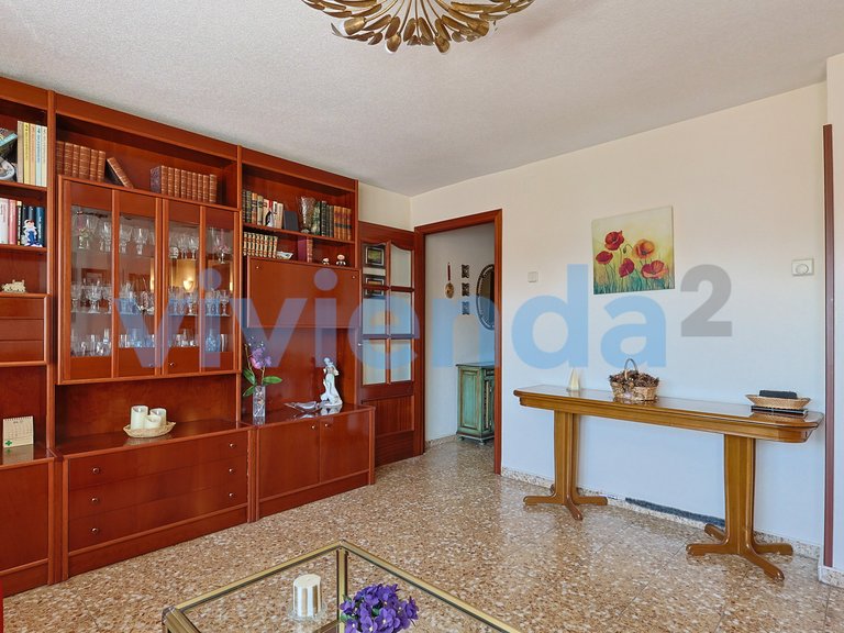 Apartment for Sale in Apóstol Santiago, Madrid 4