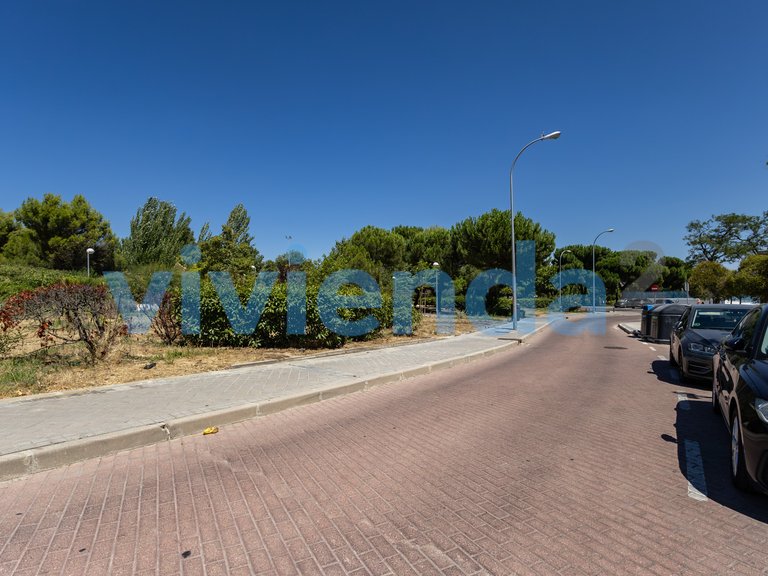 Apartment for Sale in Apóstol Santiago, Madrid 29