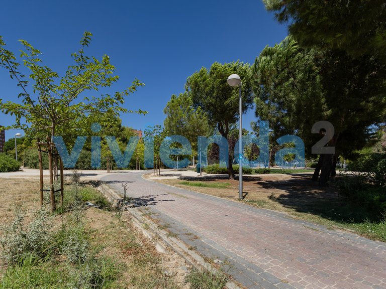 Apartment for Sale in Apóstol Santiago, Madrid 1