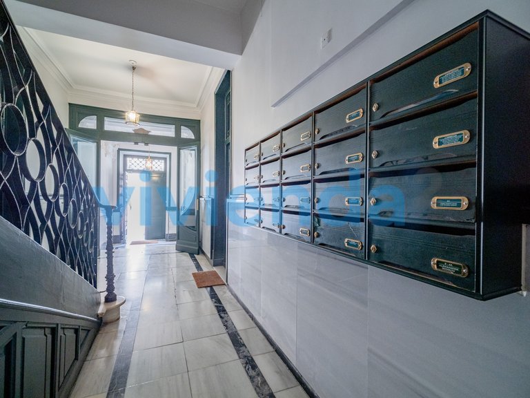 Commercial for Sale in Palacio, Madrid 27