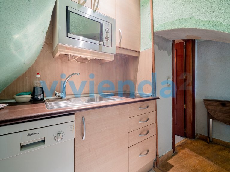 Commercial for Sale in Palacio, Madrid 30