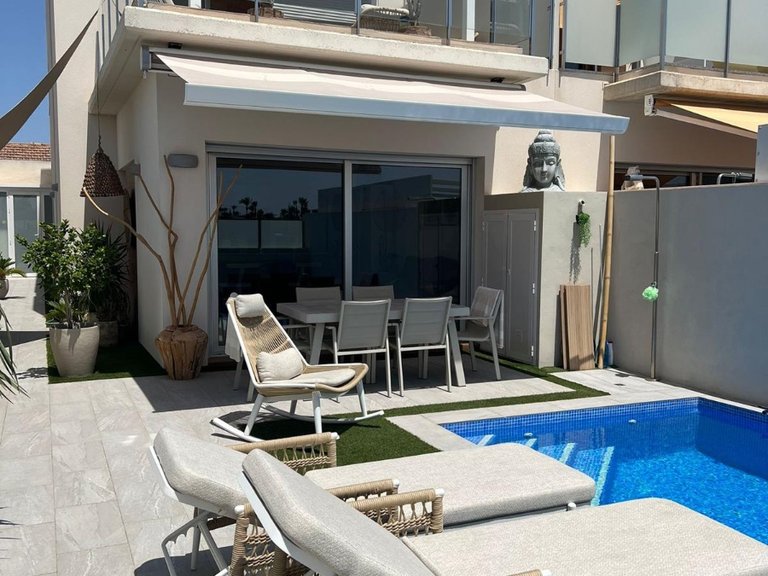 Villa for Sale in Costa Blanca Daya Vieja, Alicante 1