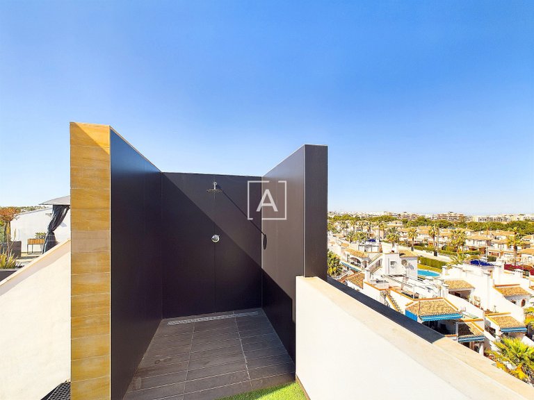 Apartment for Sale in Villamartin, Alicante 46