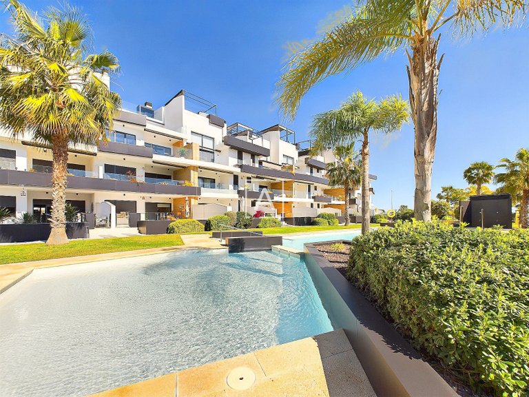Apartment for Sale in Villamartin, Alicante 1
