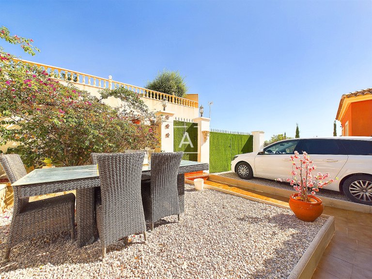 Villa for Sale in Pinar De Campoverde, Alicante 46