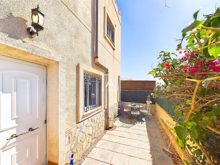 Villa for Sale in Pinar De Campoverde, Alicante 47