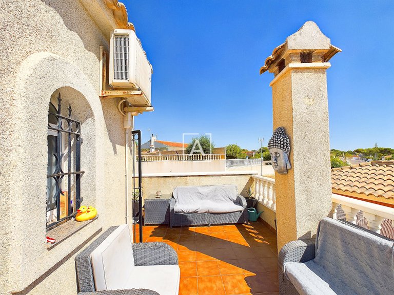 Villa for Sale in Pinar De Campoverde, Alicante 5