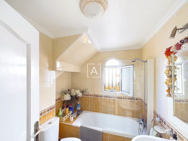 Villa for Sale in Pinar De Campoverde, Alicante 29
