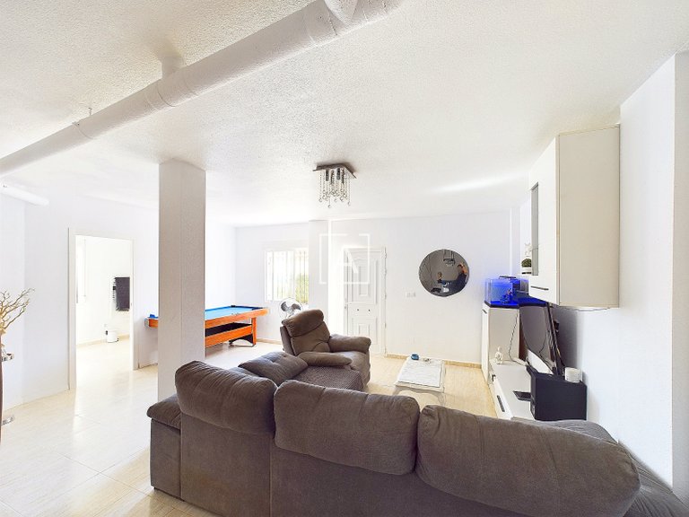 Villa for Sale in Pinar De Campoverde, Alicante 38