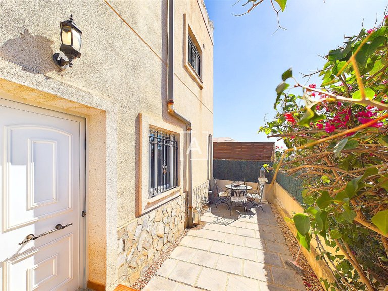 Villa for Sale in Pinar De Campoverde, Alicante 33