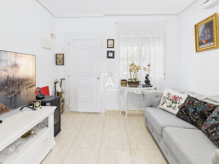 Villa for Sale in Pinar De Campoverde, Alicante 5