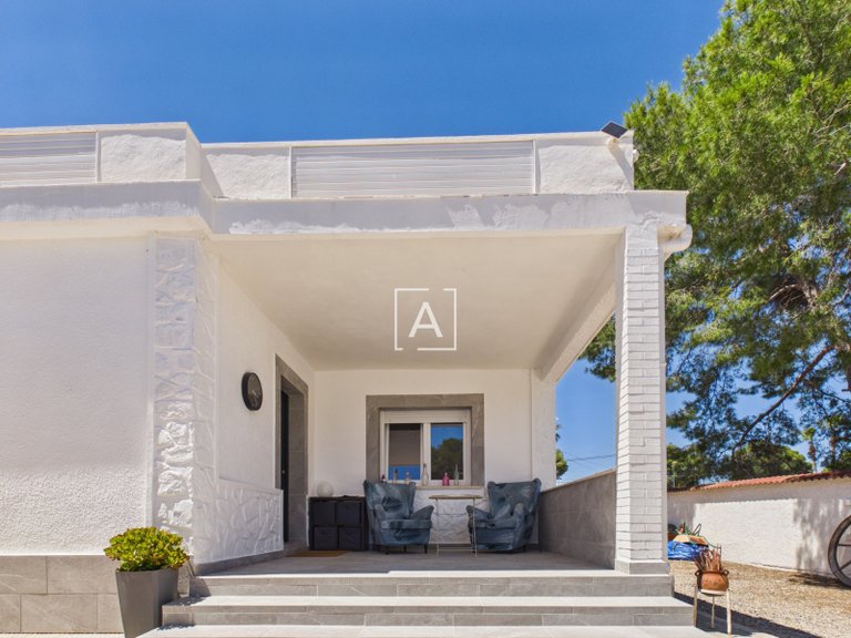 Villa for Sale in Pinar De Campoverde, Alicante 1