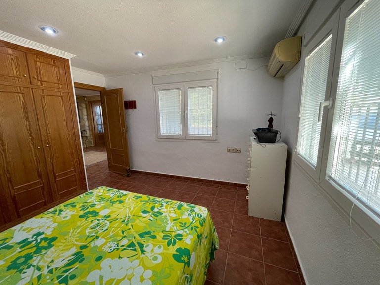 Villa for Sale in Crevillente, Alicante 41