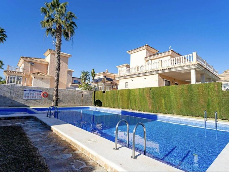Town House for Sale in Orihuela Costa, Alicante 17