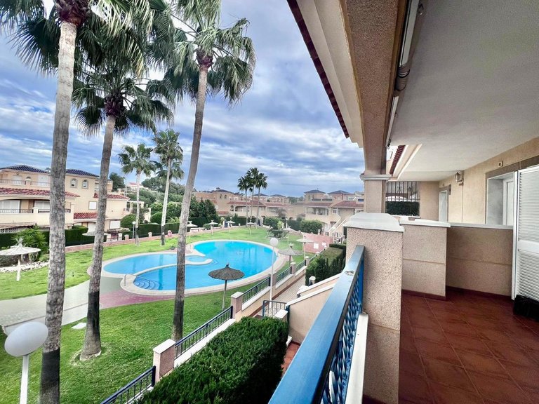 Villa for Sale in Pilar De La Horadada, Alicante 1