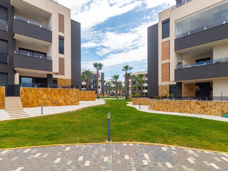 Apartment for Sale in Orihuela Costa, Alicante 25