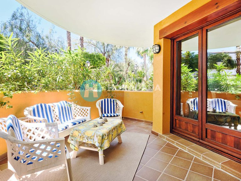 Apartment for Sale in Punta Prima, Alicante 1