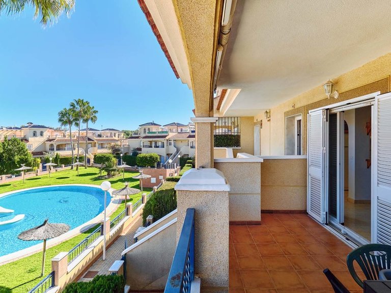 Apartment for Sale in Mil Palmeras, Alicante 1