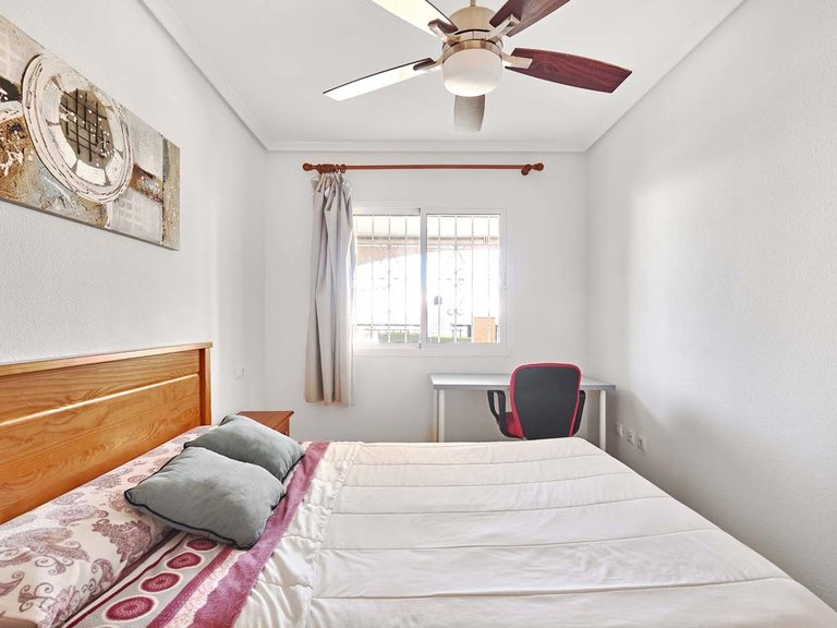 Apartment for Sale in Mil Palmeras, Alicante 15