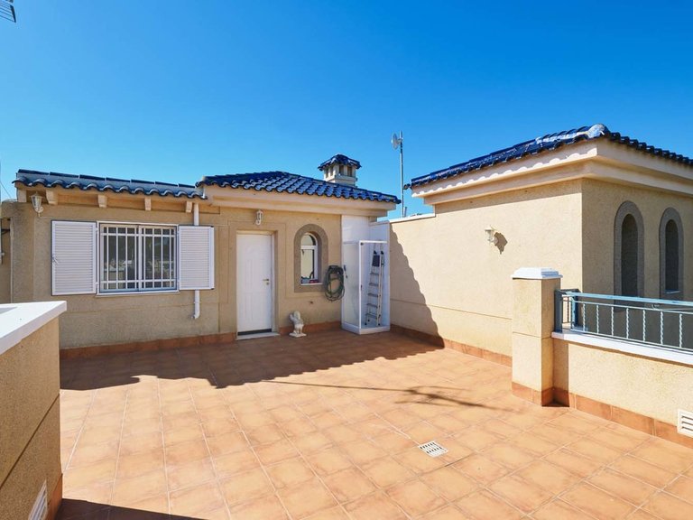 Apartment for Sale in Mil Palmeras, Alicante 27