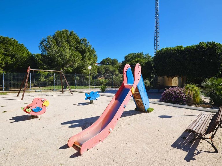 Apartment for Sale in Mil Palmeras, Alicante 38