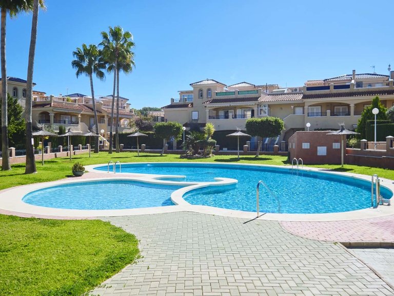 Apartment for Sale in Mil Palmeras, Alicante 43
