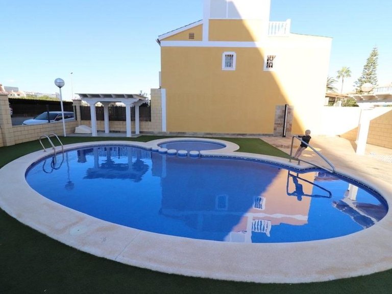 Villa for Sale in Torrevieja, Alicante 26