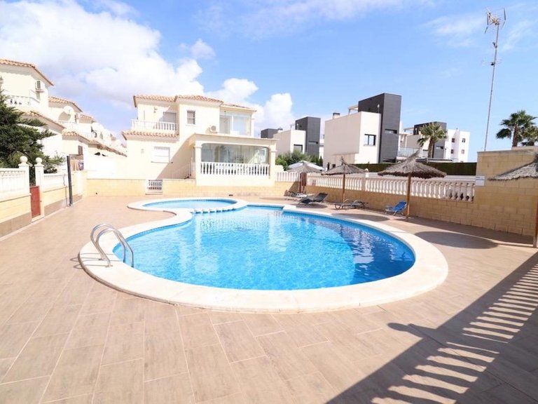 Villa for Sale in Orihuela Costa, Alicante 1