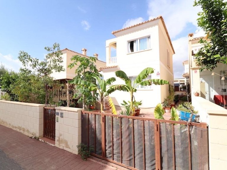 Villa for Sale in Orihuela Costa, Alicante 3