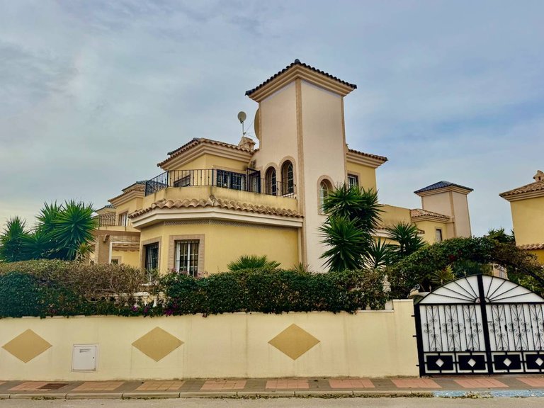 Villa for Sale in Ciudad Quesada, Alicante 1