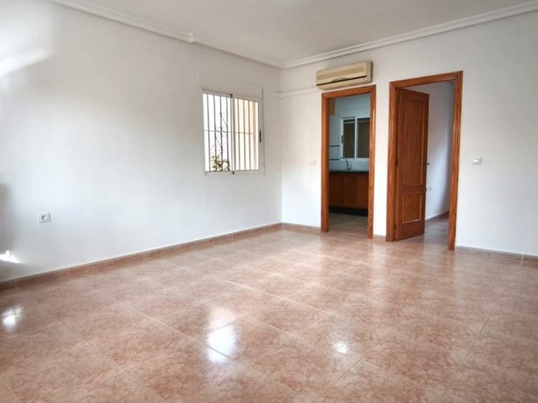 Villa for Sale in Algorfa, Alicante 2