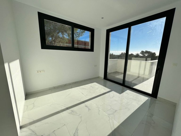 Villa for Sale in Las Colinas Golf Resort, Alicante 22