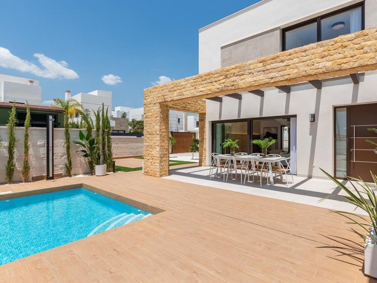 Villa for Sale in Ciudad Quesada, Alicante 3