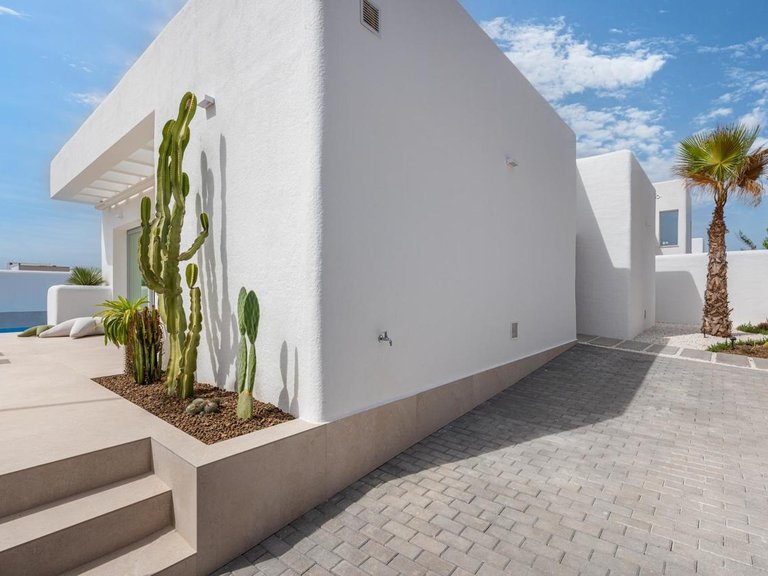 Villa for Sale in Dolores, Alicante 28