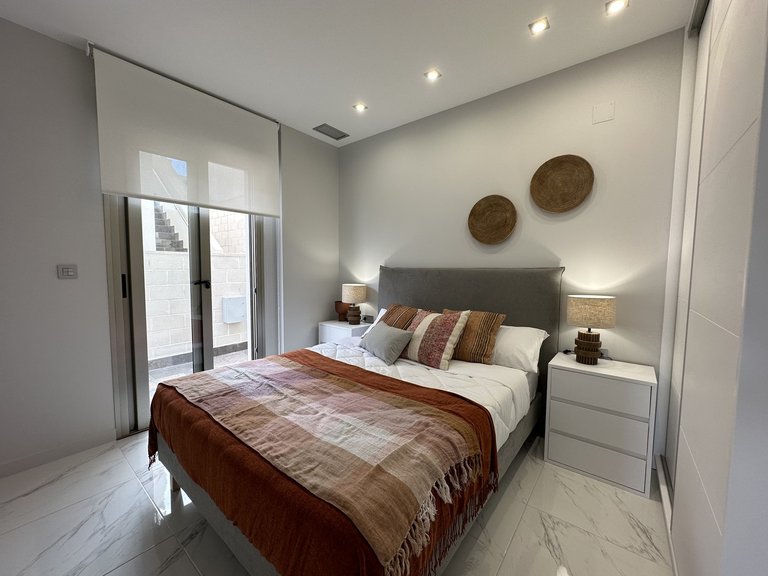 Villa for Sale in Villamartin, Alicante 17