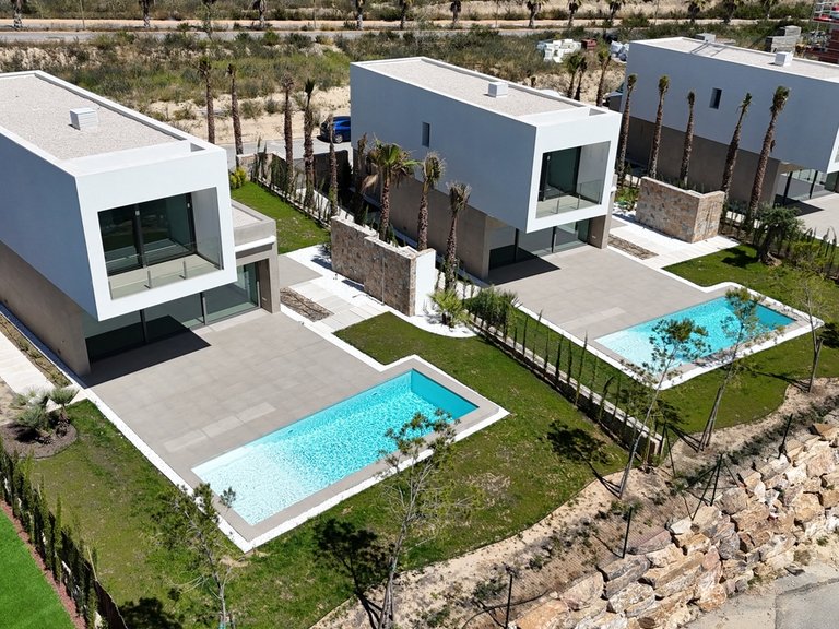 Villa for Sale in Las Colinas Golf Resort, Alicante 2