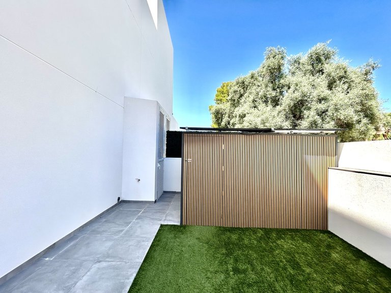 Villa for Sale in Villamartin, Alicante 30
